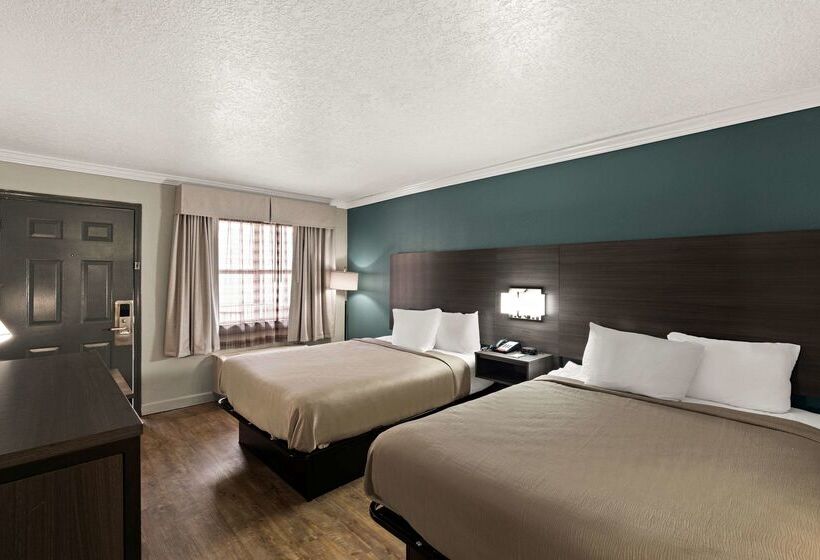 فندق على الطريق Quality Inn