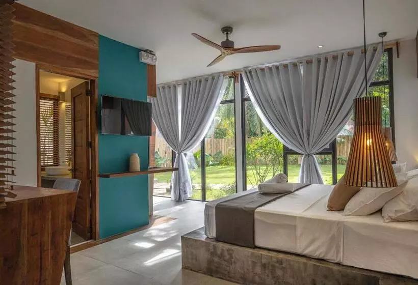 هتل Bird Of Paradise