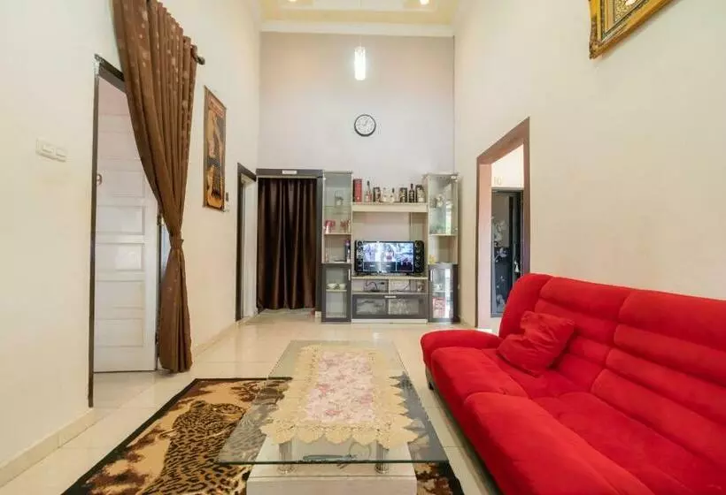 ホテル Reddoorz Syariah At D Ostha Residence