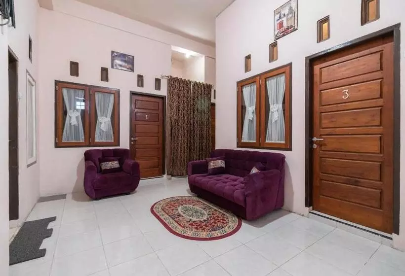 ホテル Reddoorz Syariah At D Ostha Residence