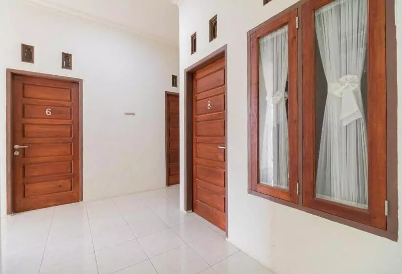 ホテル Reddoorz Syariah At D Ostha Residence