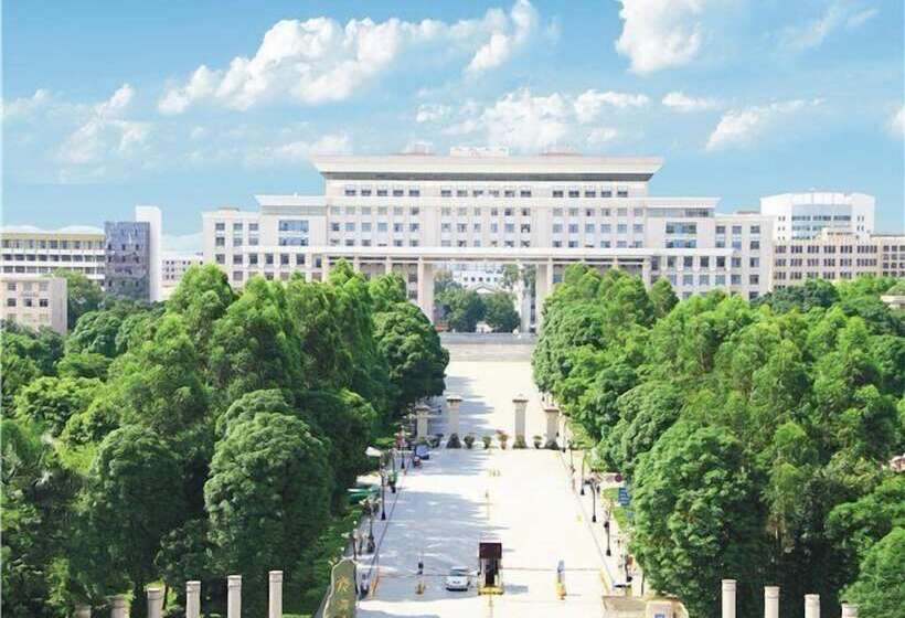 Manhatton Hotel Guangxi Univeristy