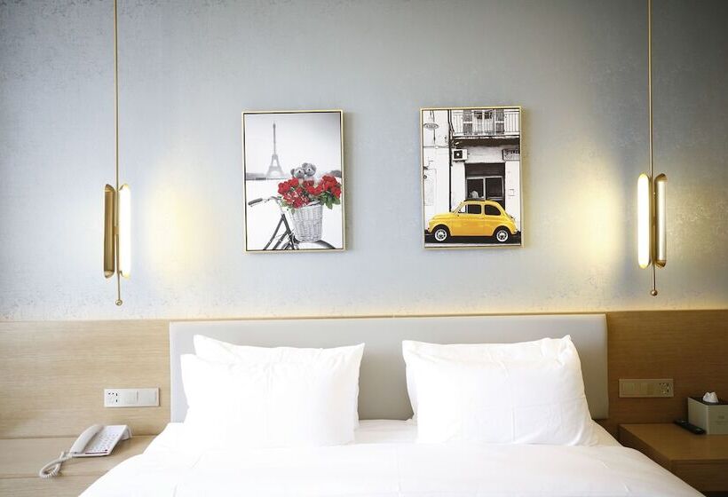 Manhatton Hotel Guangxi Univeristy