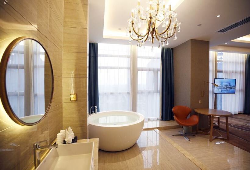 Manhatton Hotel Guangxi Univeristy