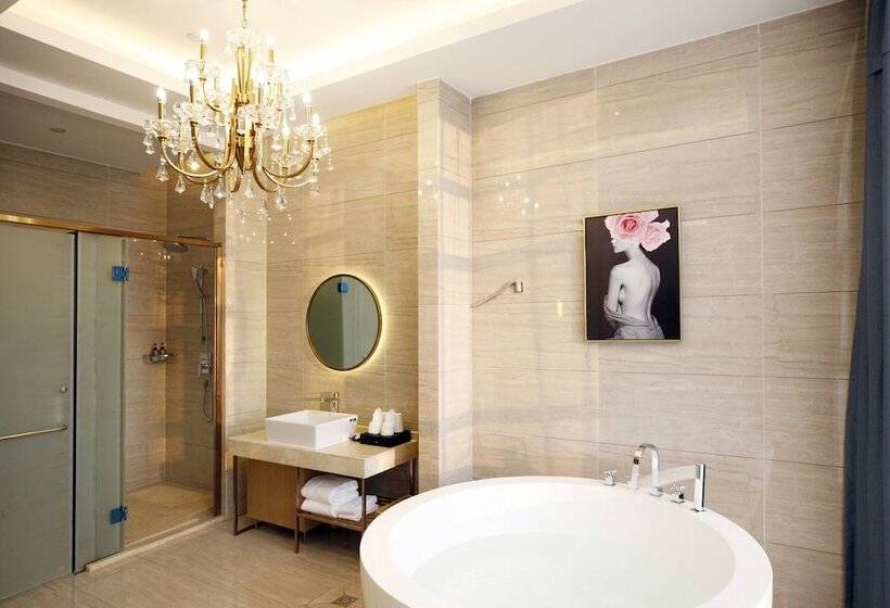 Manhatton Hotel Guangxi Univeristy