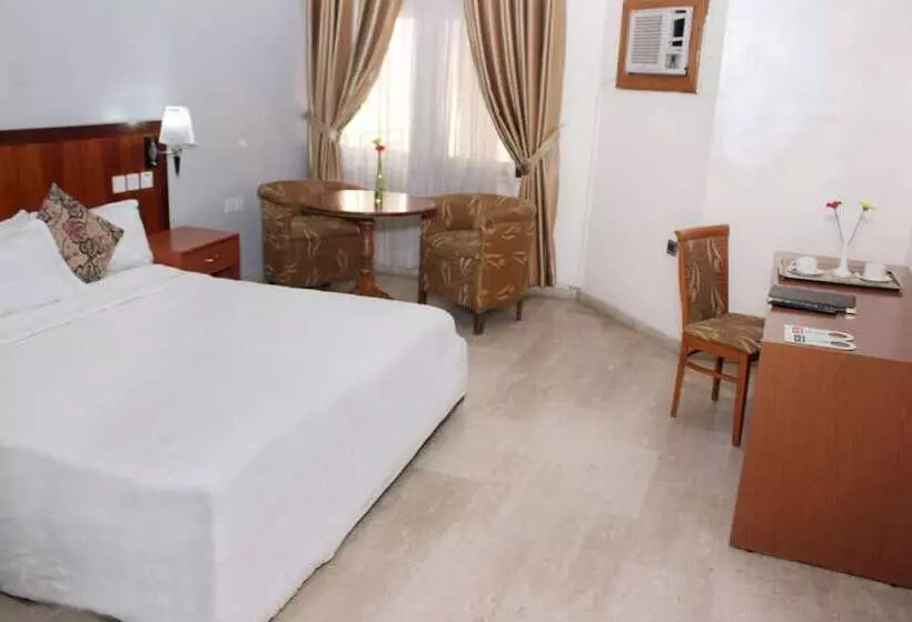 Princeville Hotels