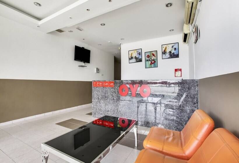 T Family Hotel By Oyo Rooms