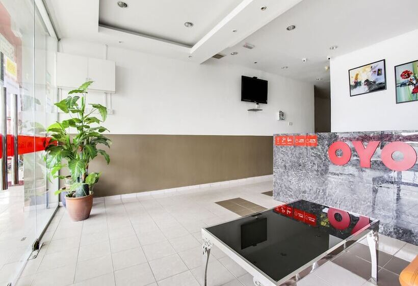 T Family Hotel By Oyo Rooms