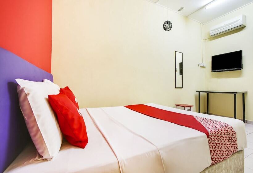 T Family Hotel By Oyo Rooms