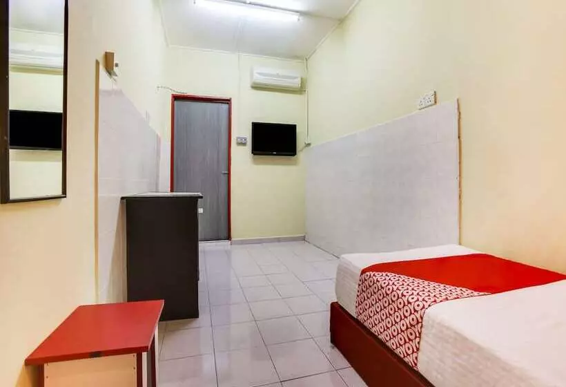 T Family Hotel By Oyo Rooms