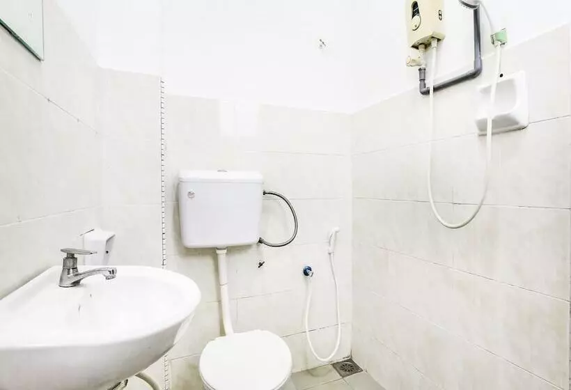 T Family Hotel By Oyo Rooms
