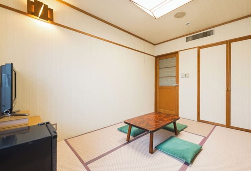 בית מלון כפרי Livemax Kofu