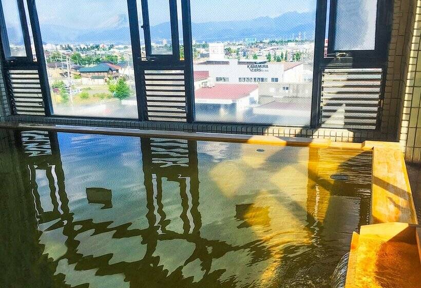 בית מלון כפרי Livemax Kofu