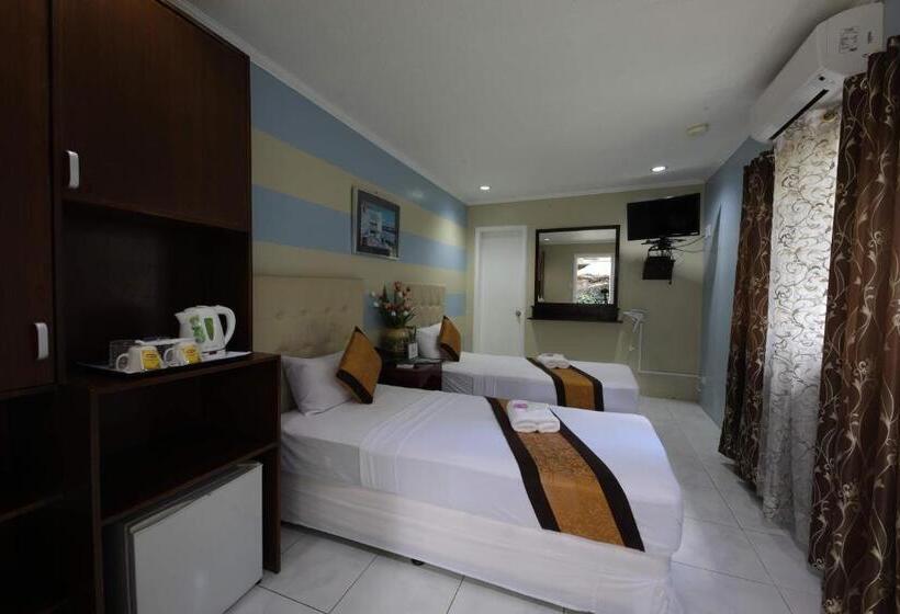 هتل Loreland Farm Resort