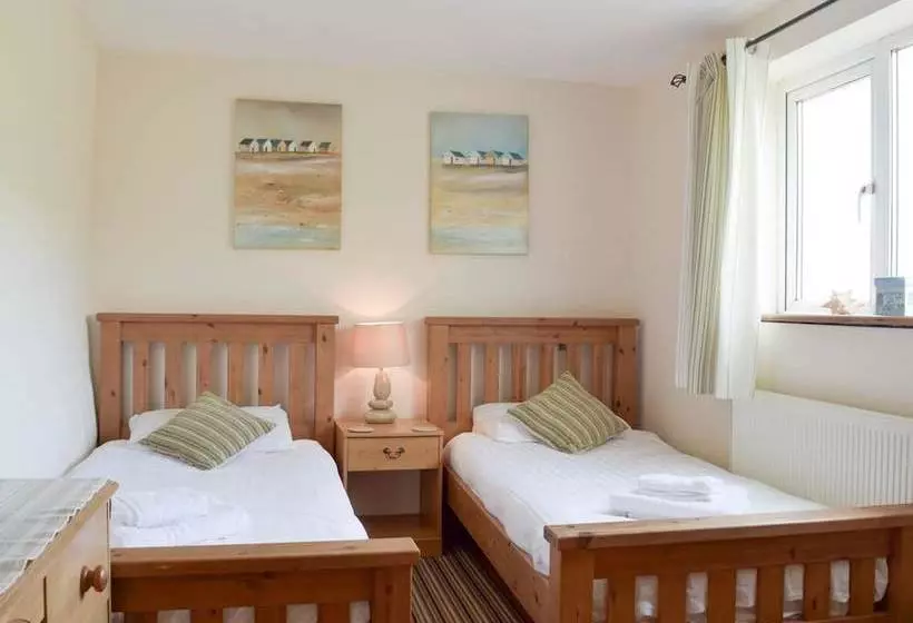 Wrth Y Nant Cottage