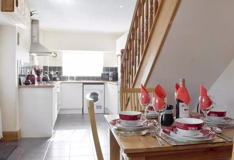 Wrth Y Nant Cottage