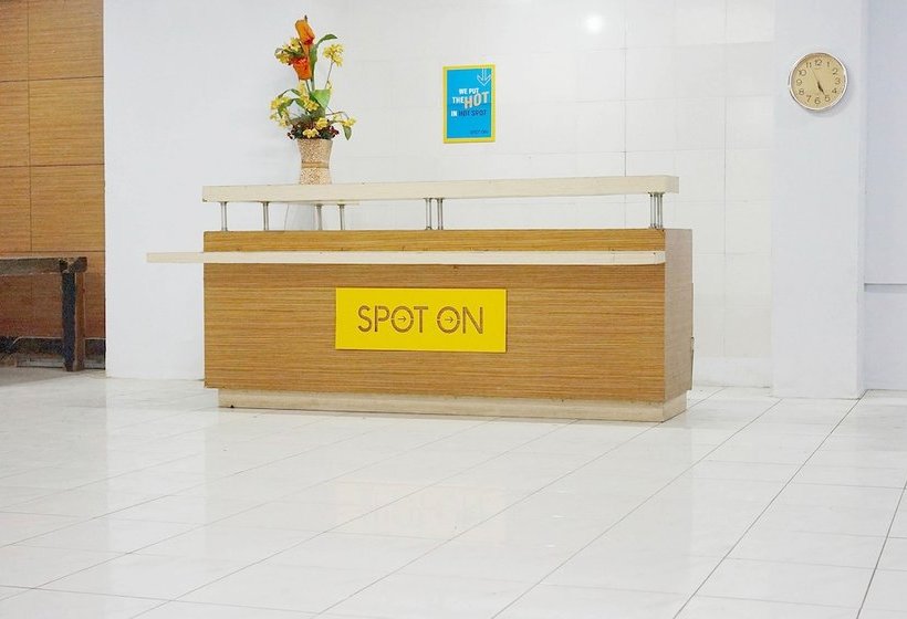 هاستل Pondok Mahkota By Oyo Rooms