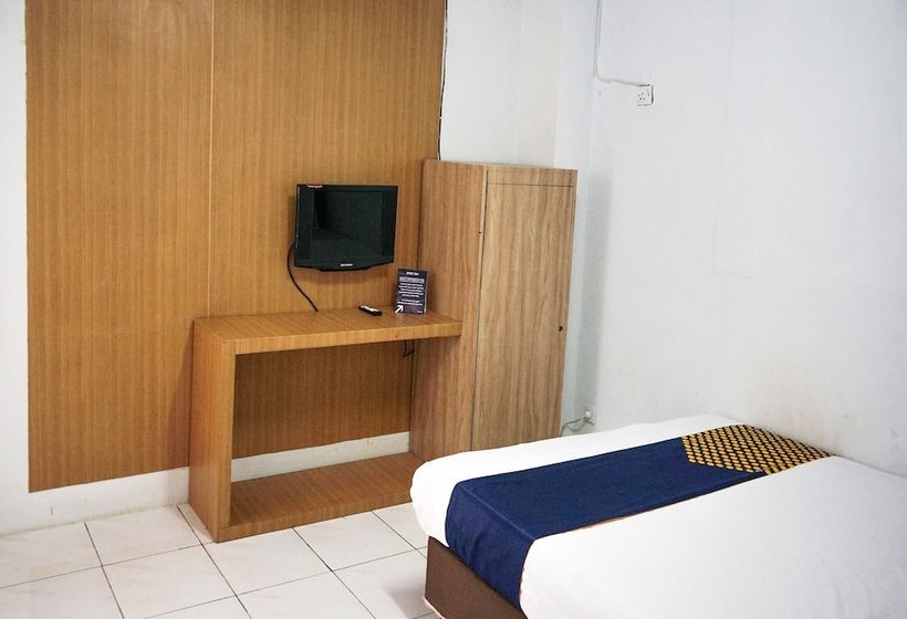 هاستل Pondok Mahkota By Oyo Rooms