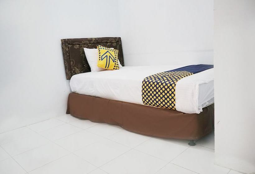 هاستل Pondok Mahkota By Oyo Rooms