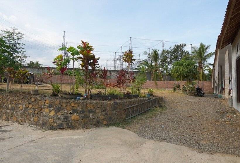 فندق صغير Spot On 1746 Putri Kuning Residence