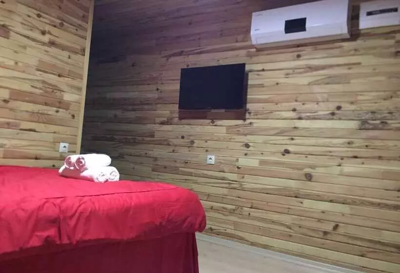 Hotelli Cerge Bungalov