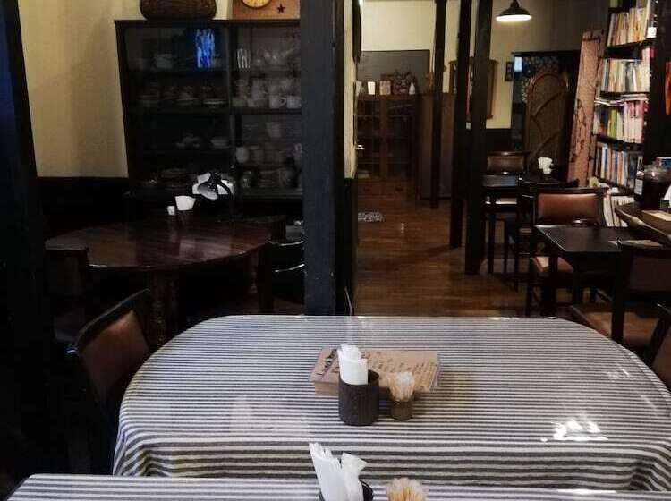 Pensió Farm House & Strum