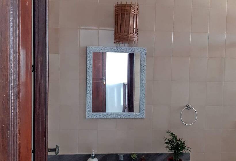 پانسیون Natura Nook