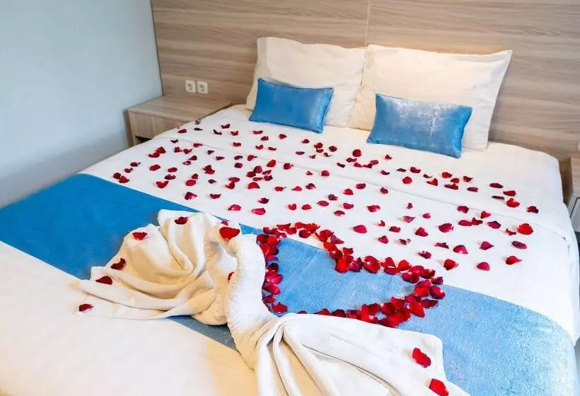 تختخواب و صبحانه Mahesa Suites Seminyak