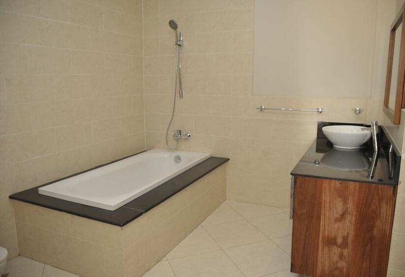 تختخواب و صبحانه Ngalawa Place