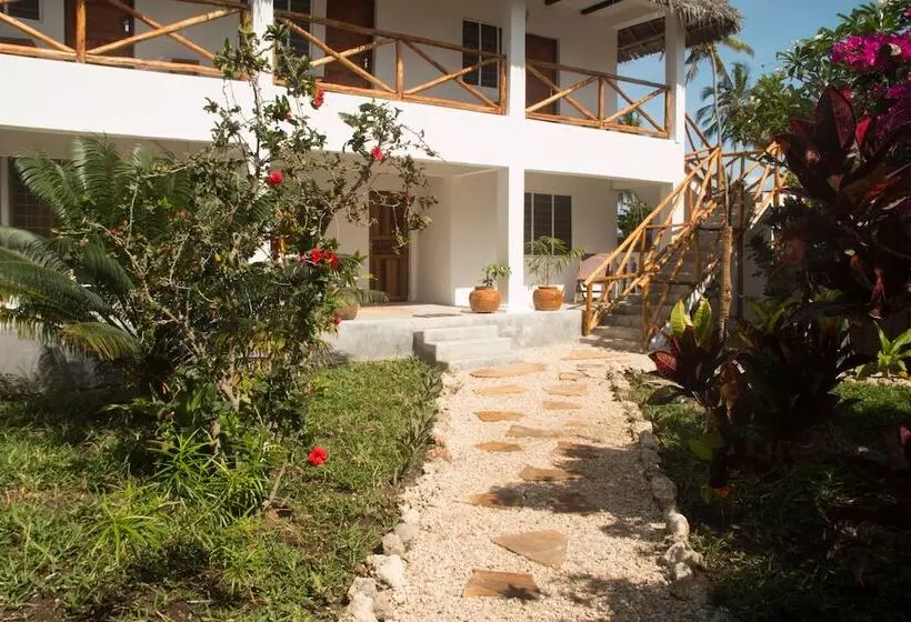 تختخواب و صبحانه Villa Kiota