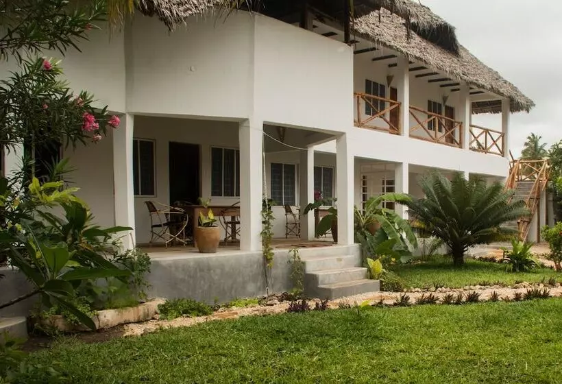 تختخواب و صبحانه Villa Kiota