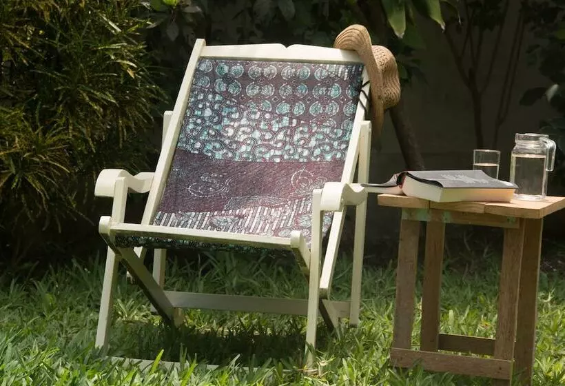 تختخواب و صبحانه Villa Kiota