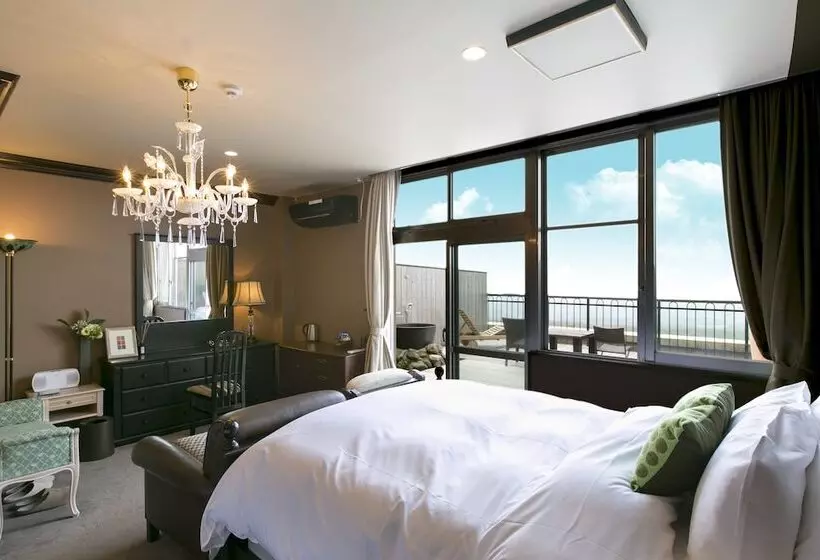 Hotelli Auberge Tenku