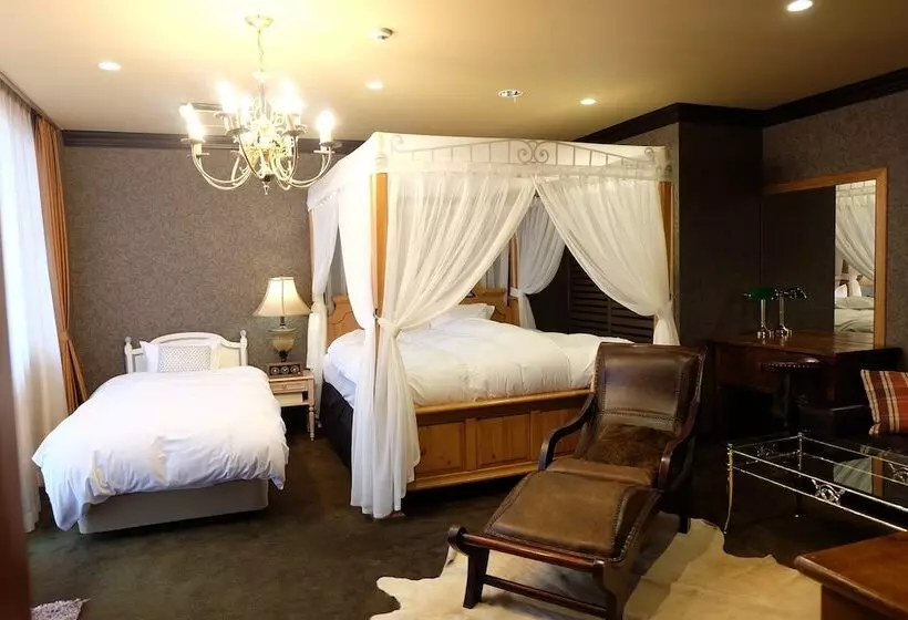 Hotelli Auberge Tenku