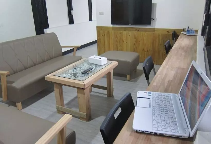 هتل Runners House Taitung