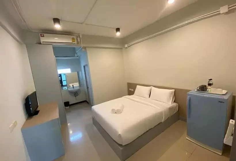 هتل White Sand Phuket Residence