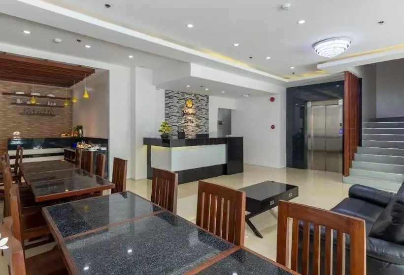 هتل Yellowbell Resort And
