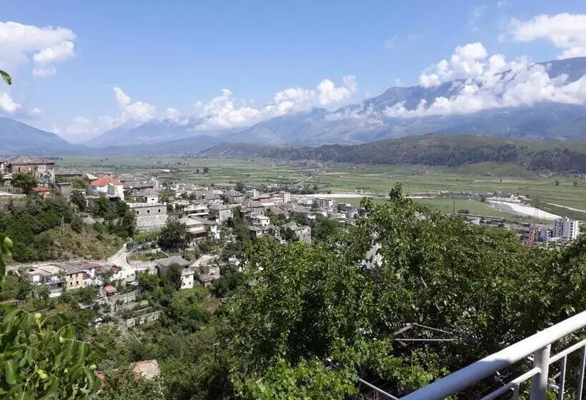 ペンション Guest House Argjiro Castle