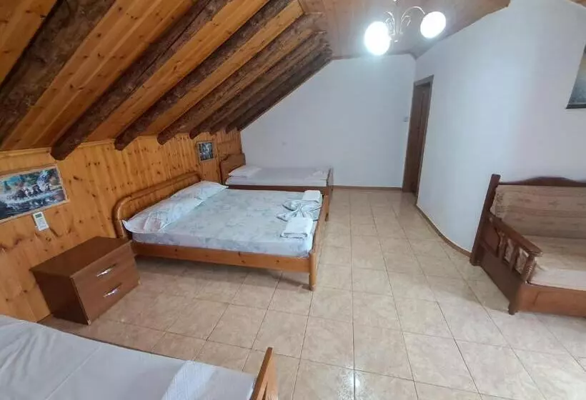 ペンション Guest House Argjiro Castle