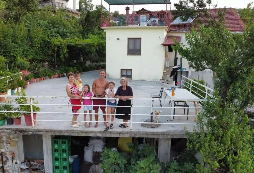 ペンション Guest House Argjiro Castle