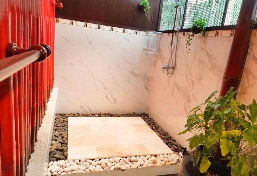 استراحتگاه Little Rock Kohjum