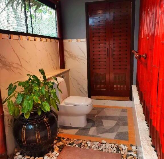 استراحتگاه Little Rock Kohjum