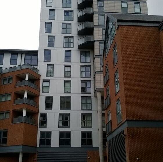 Toothbrush Apartments Ipswich Waterfront Regatta Quay