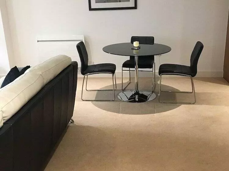 Toothbrush Apartments   Ipswich Waterfront   Regatta Quay