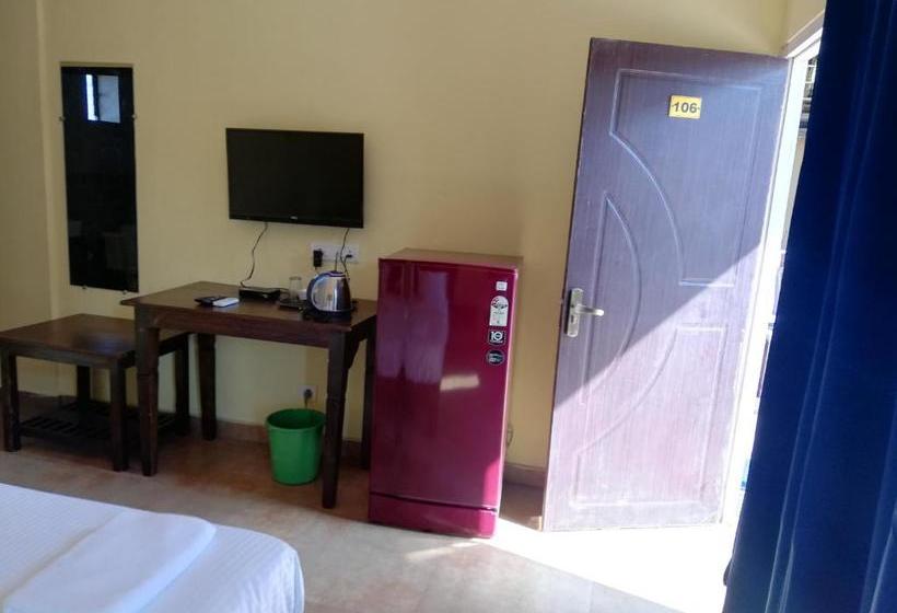 בית מלון כפרי Royal Tulip Goa Beach Cottages