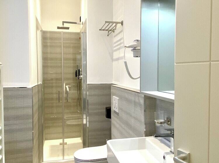 بنسيون The One Sun N Seas