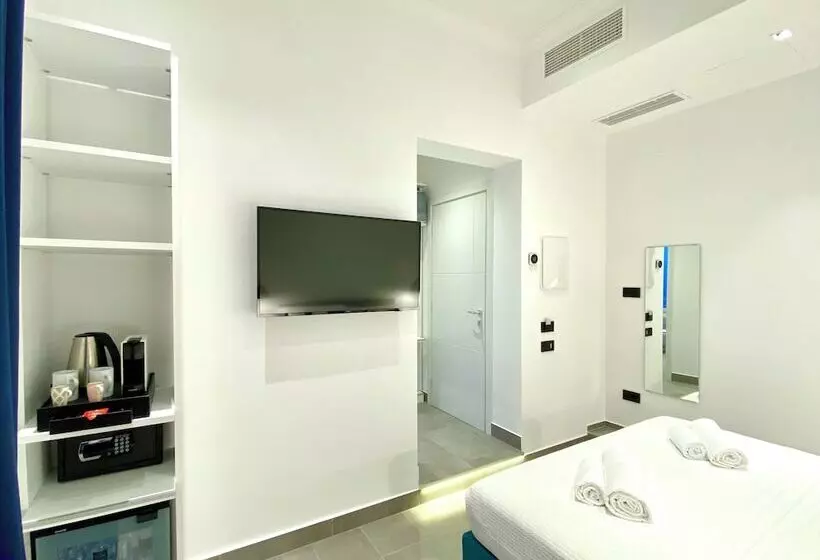 پانسیون The One   Sun  N Seas