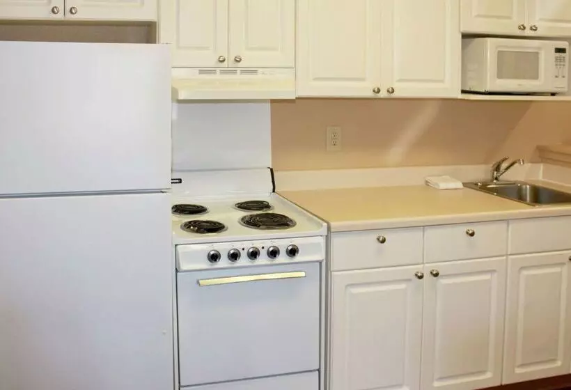 هتل Suburban Studios Jackson North