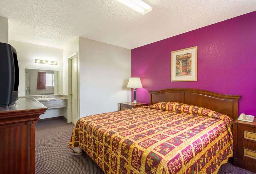 בית מלון כפרי Knights Inn Phoenix At N Black Canyon Hwy