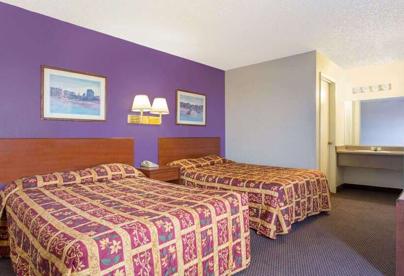 בית מלון כפרי Knights Inn Phoenix At N Black Canyon Hwy